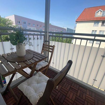 Charming Apartment - Balcony - Wifi - Kitchen Magdeburg Kültér fotó
